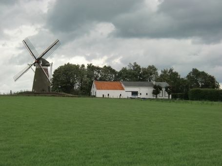 Stokkum : Molenberg, die "Düffels Möl" links im Bild